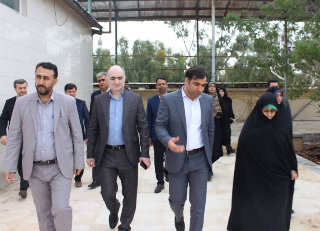 بازدید معاون رئیس‌جمهور در امور زنان و خانواده از کارگاه‌های اشتغال زندان بندرعباس